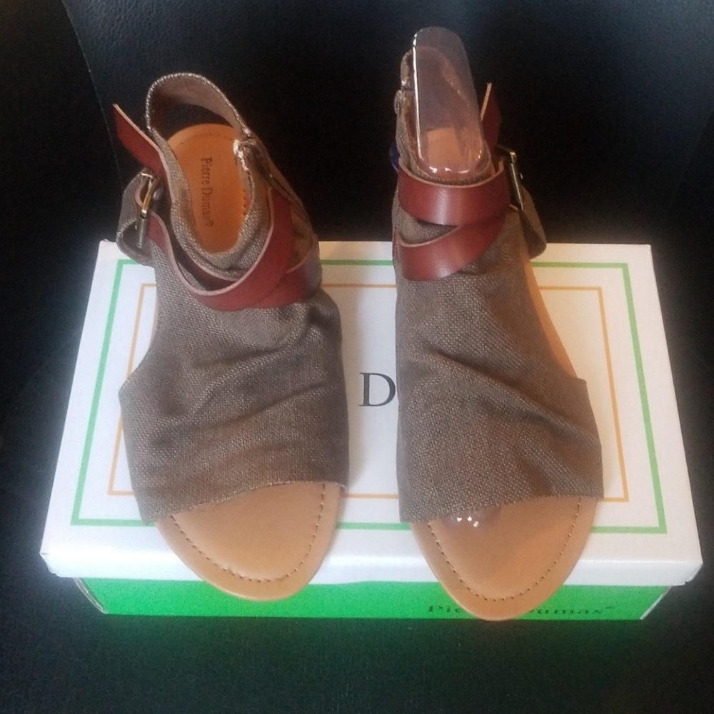 Size 10 sandals
